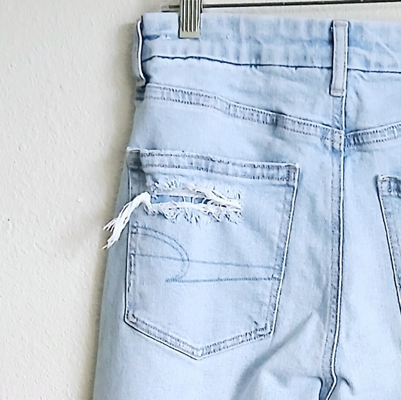 American Eagle Outfitters Light Blue Distressed Jeans - Picture 8 of 12